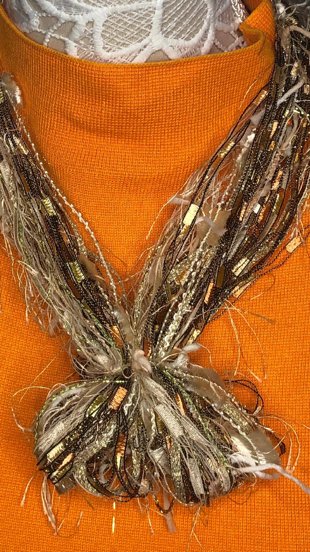 Scarves of Westwood - Wholesale Sjaal - Dames - LaPetite-sjaal in perziken en crème - ambachtelijk gemaakt2