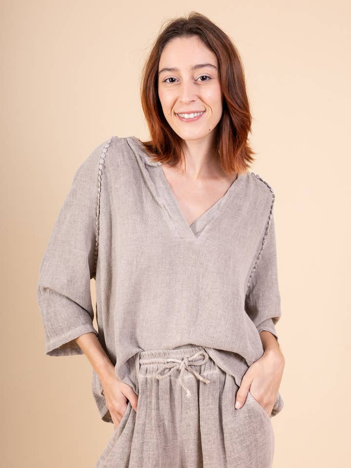 Top i hør-bomuld med detalje på ærmer 15811 for engroshandel hos Shyloh