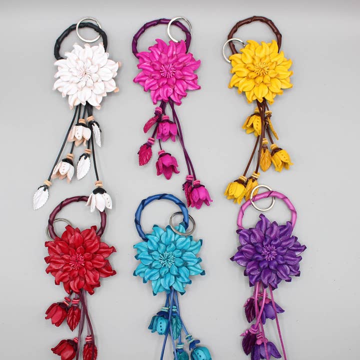 Læderblomst nøglering taskevedhæng pungvedhæng for engroshandel hos Sunflower Handmade leather inc