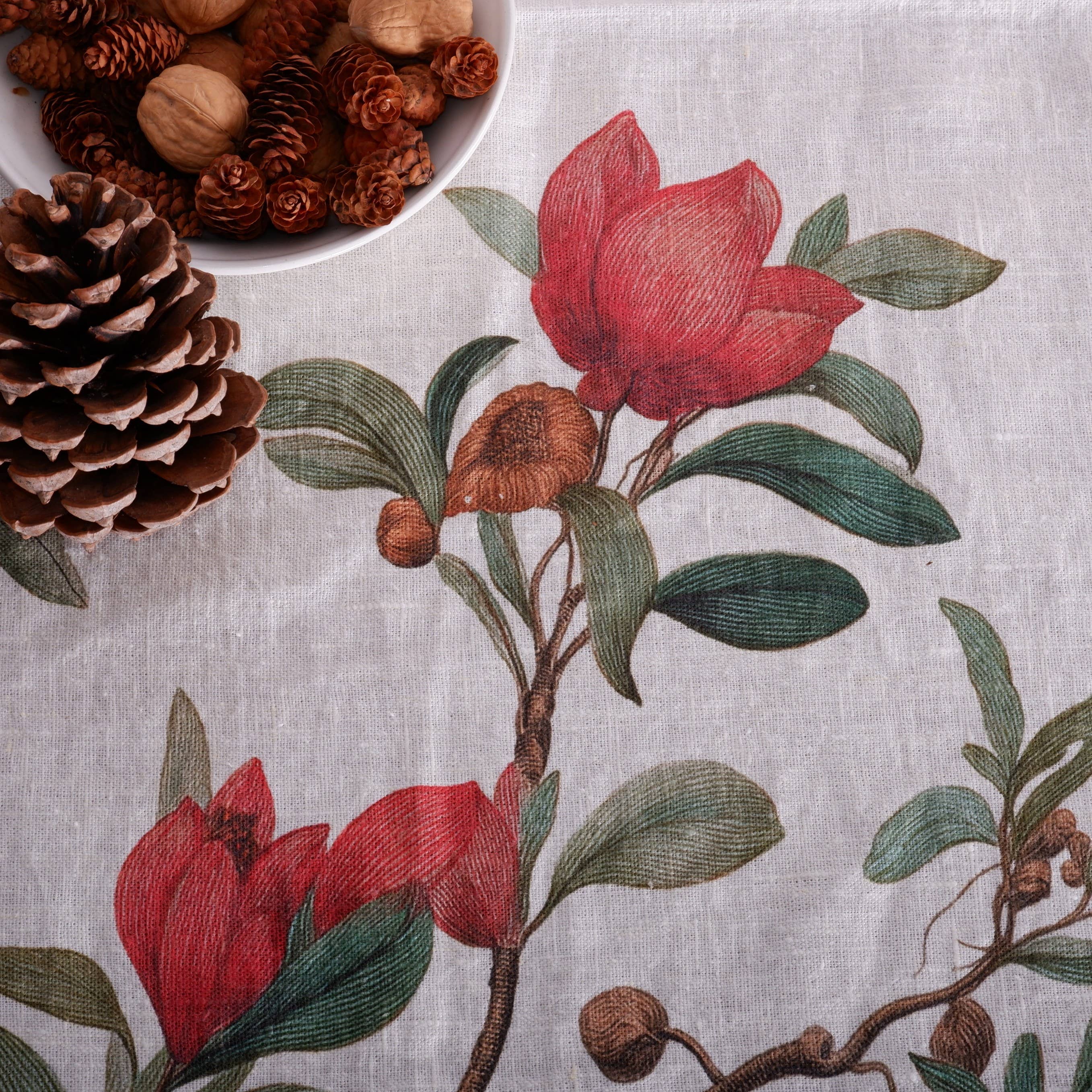 NorraVilla – Großhandel Tischdecken – Tischdecke aus 100 % Leinen Granatapfelbaum - Hergestellt in Europa1