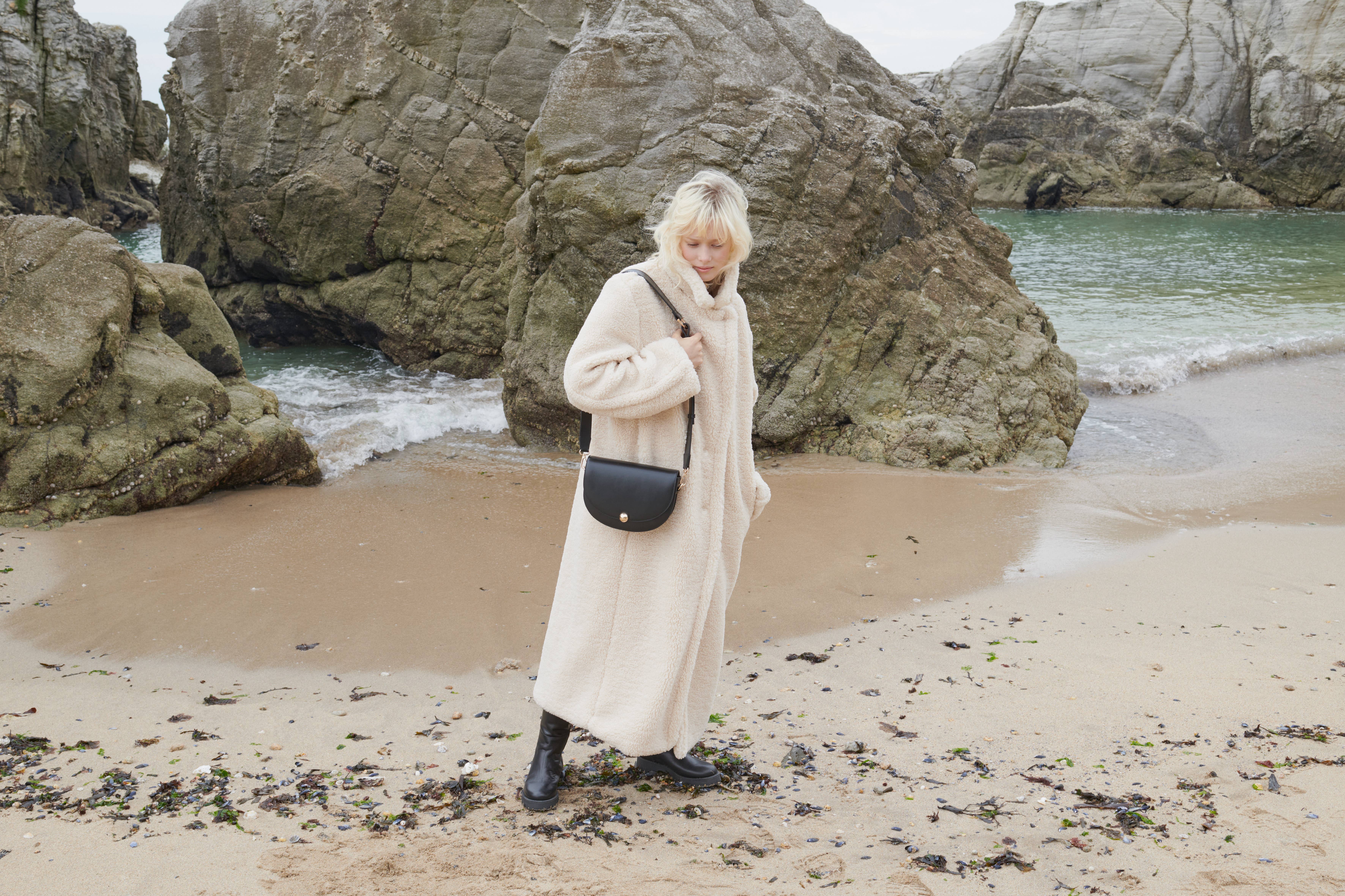 Maradji - Wholesale Shoulder Bag - Women's - NOA RECYCLED BLACK LEATHER BAG6