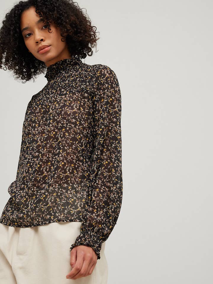 41026 - BLUSA STAMPA COLLO SMOCK per la vendita all'ingrosso da parte di Grade & Gather