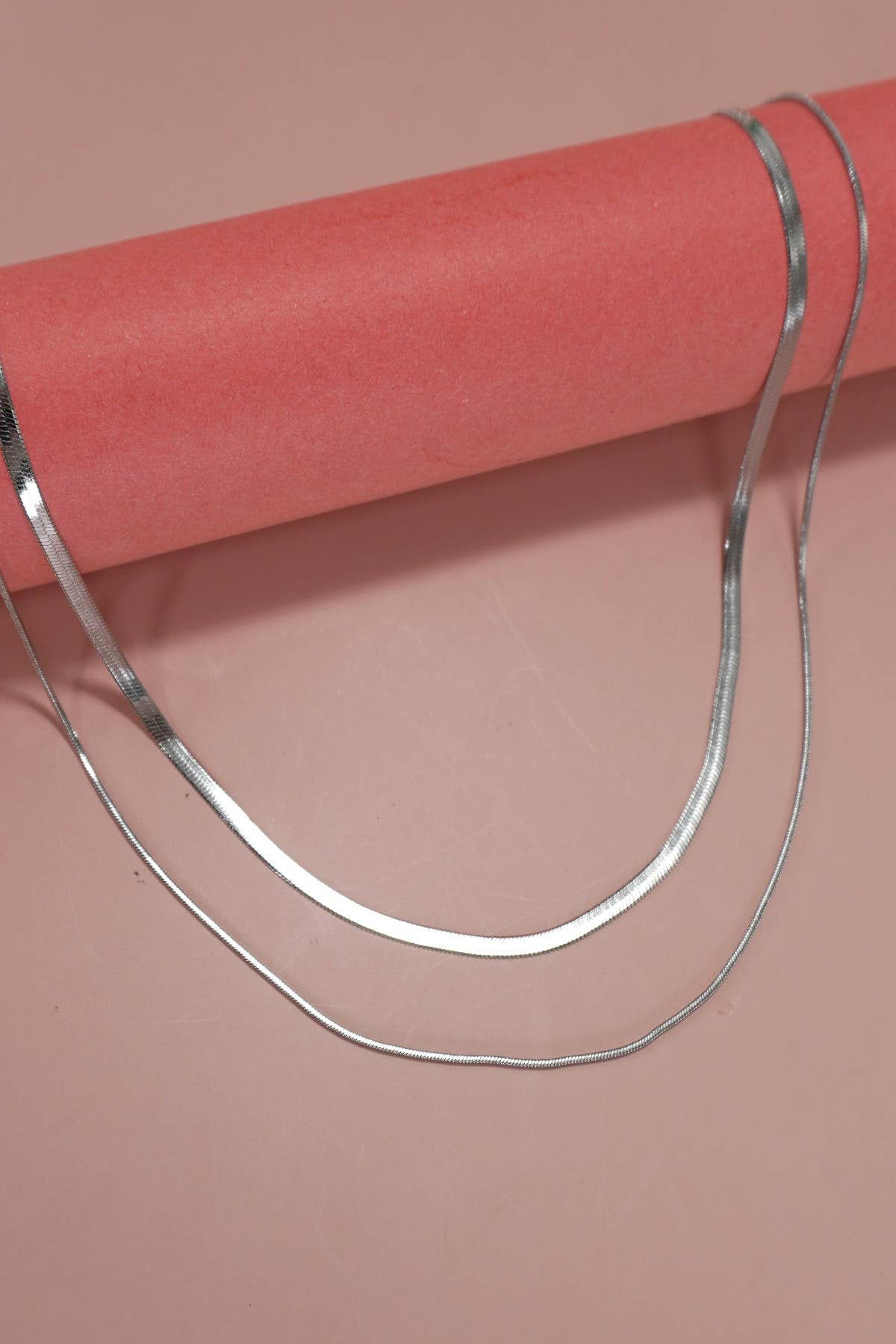 JOSSLYN by wall to wall - Vente Collier maille et chaîne - COLLIER MULTICOUCHE EN ACIER INOXYDABLE RÉSISTANT AU TERNISSEMENT | 40NK3151