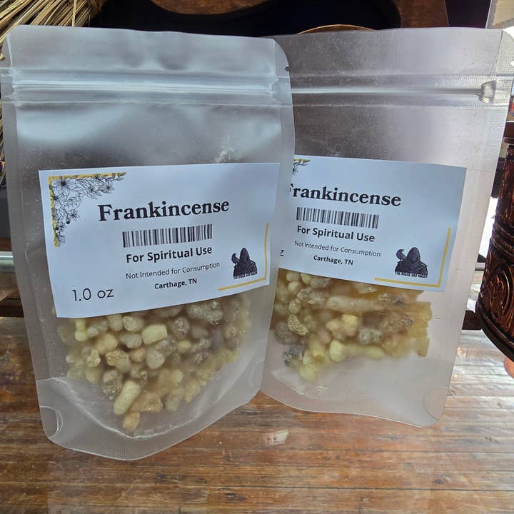 Weihrauchtränen getrocknetes Kraut für spirituelle Verwendung für den Großhandel von The Rouge and Raven