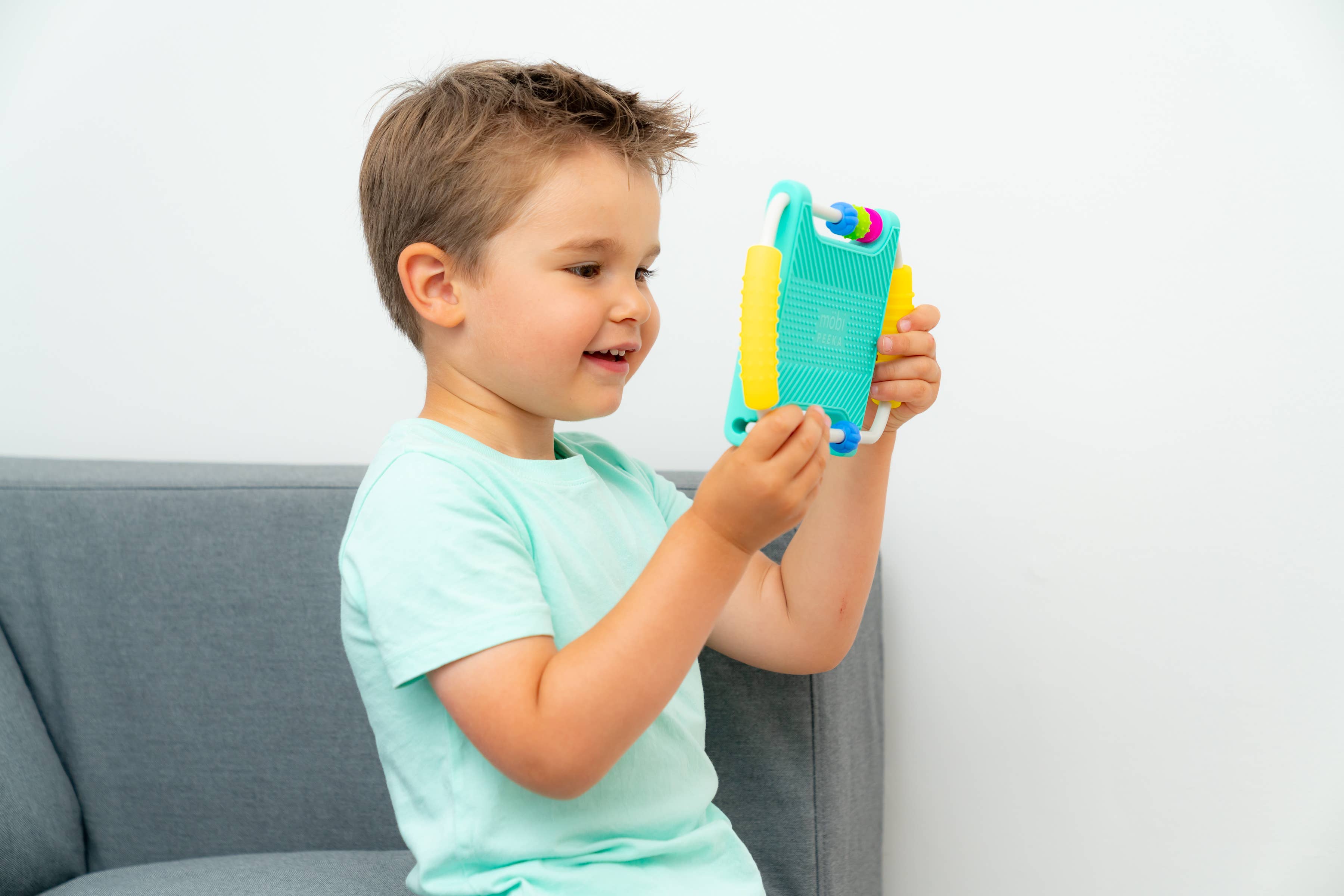 Möbi Games Inc. - Wholesale Classic Toy - Kids - Peeka Development Mirror4