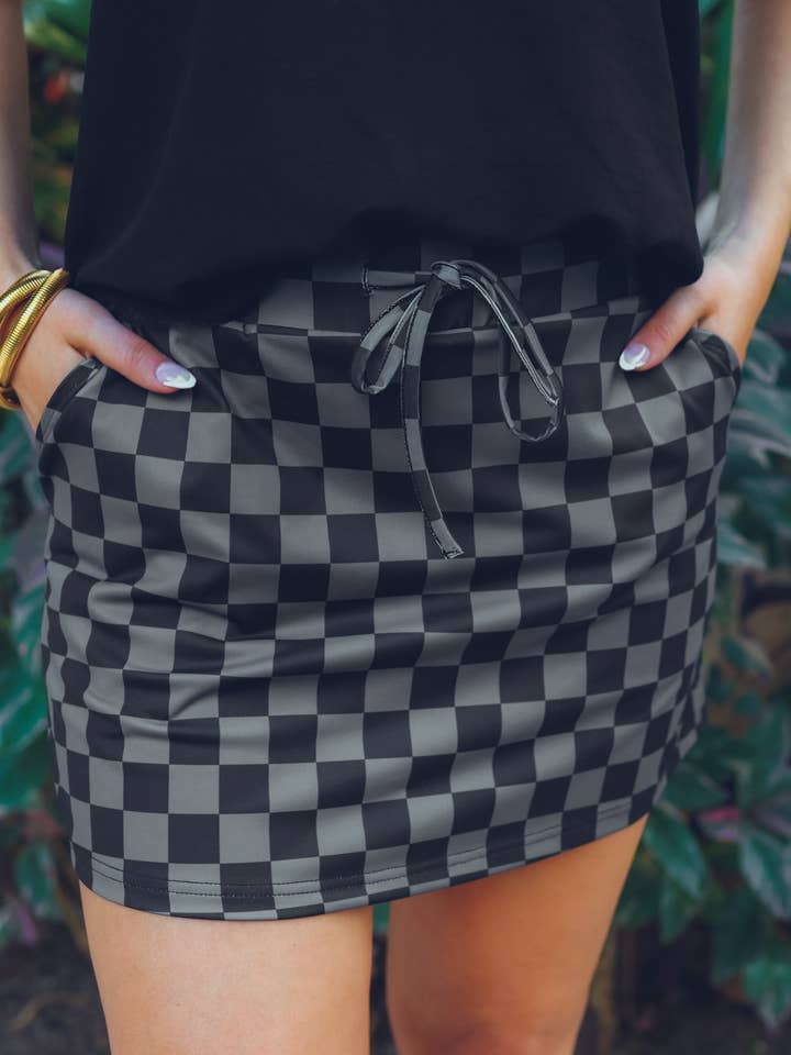 Jupe-short à carreaux Check Back pour la vente par Jess Lea