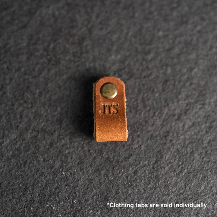 Ox & Pine - Vente Étiquette pour bagage - Onglets de vêtements en cuir personnalisés35