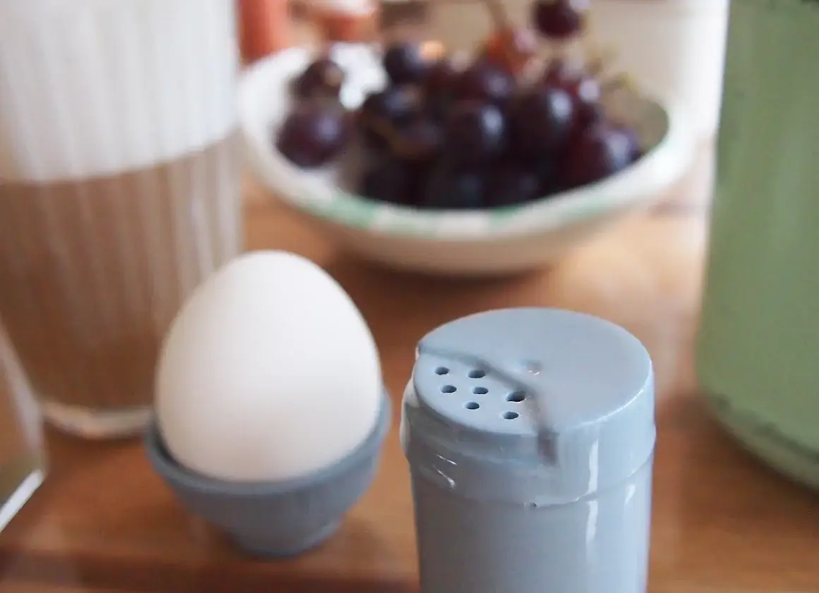 moij design - Wholesale Salt & Pepper Shaker Set - Soltdöös - salt shaker2