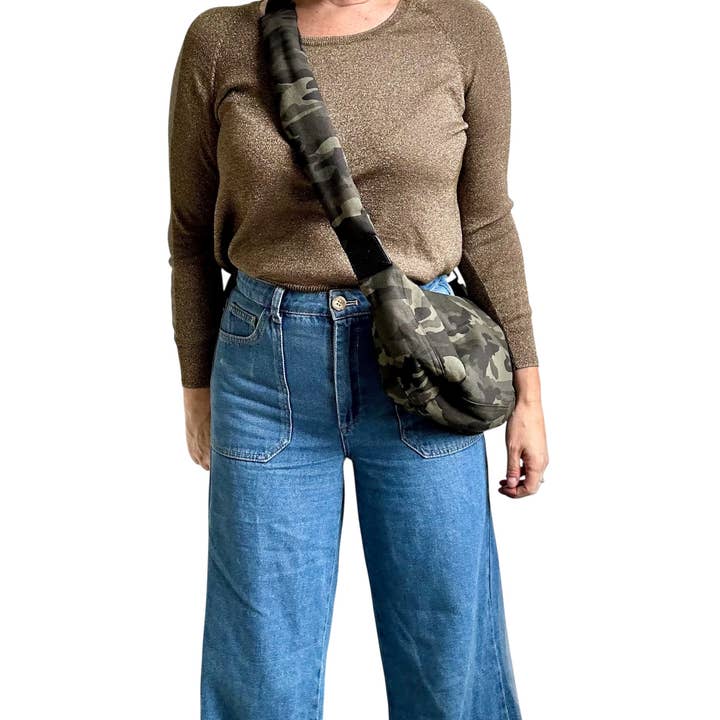 Borsa a tracolla Brixton - stampa mimetica - piccola per la vendita all'ingrosso da parte di Sixton London