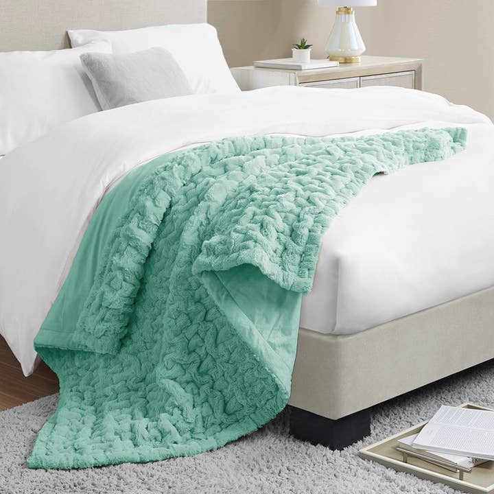 Olliix - Wholesale Throw Blanket - Ruched 50x60" Throw Blanket, Aqua Blue Green