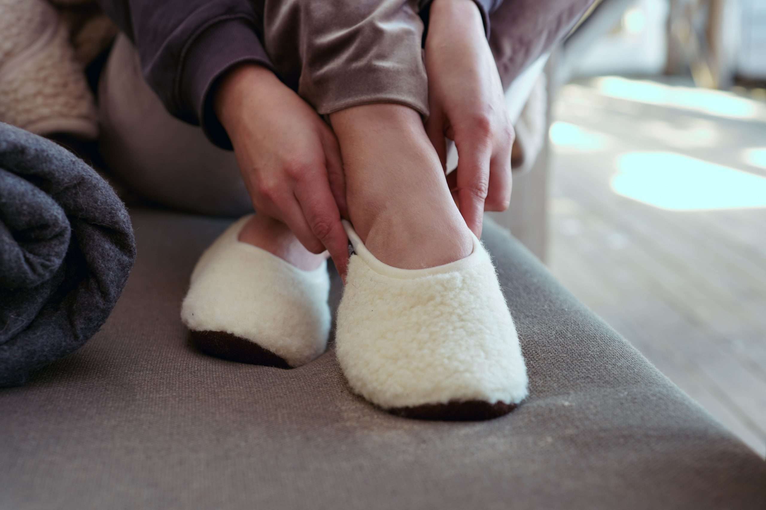 We Are Wovens - Wholesale Slippers - Women's - Ballerina Sloffen - 100% wool - Flat White4