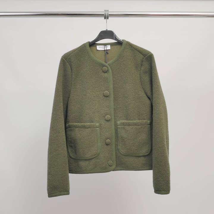 Cecile Wang - Wholesale Jacket - Women's - Ribbed buttoned jacket with round neck – MJ852031