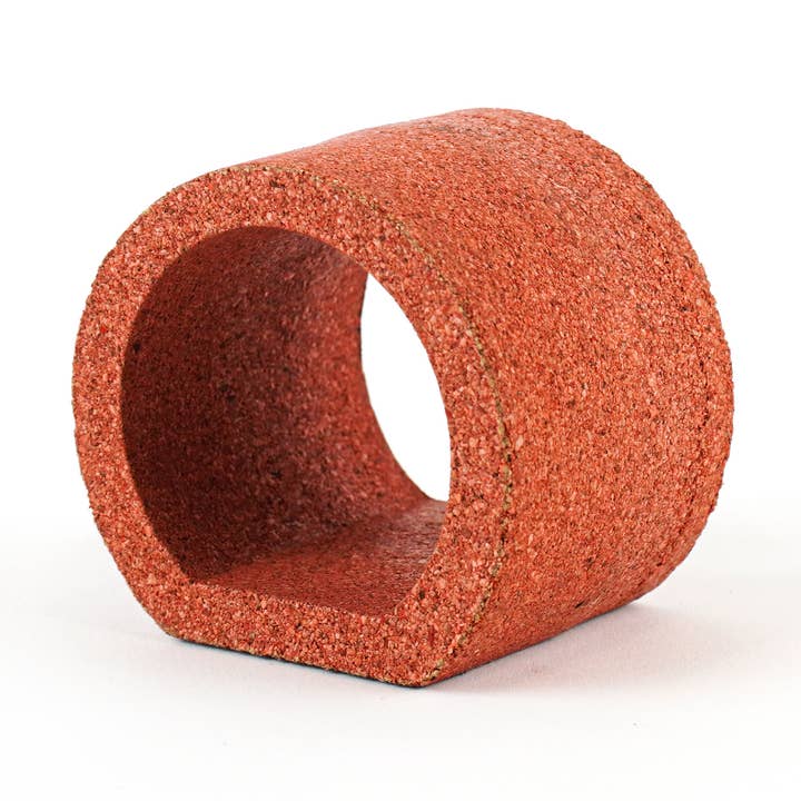 Porte-serviettes AURORA en liège 100 % couleur cerise pour la vente par NATTU - Ecoproducts for Life