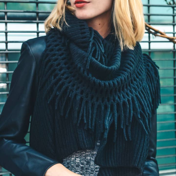 Leto Accessories – wholesale Scarf – Women's – Tassel Fringe Knit Infinity Scarf – Cozy & Stylish 🧣