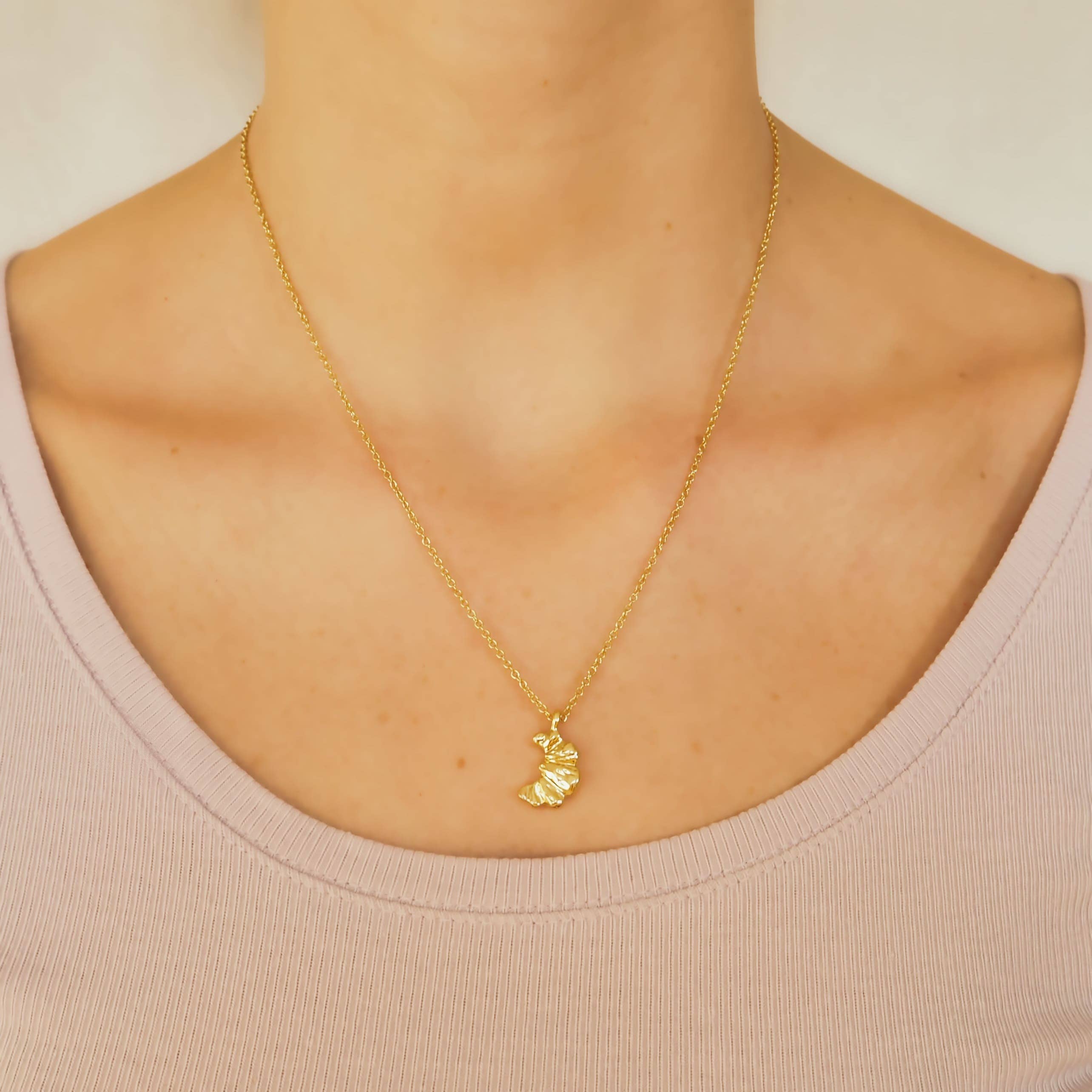 CIAO.STUDIOS - Wholesale Pendant/Charm Necklace - CROISSANT NECKLACE1