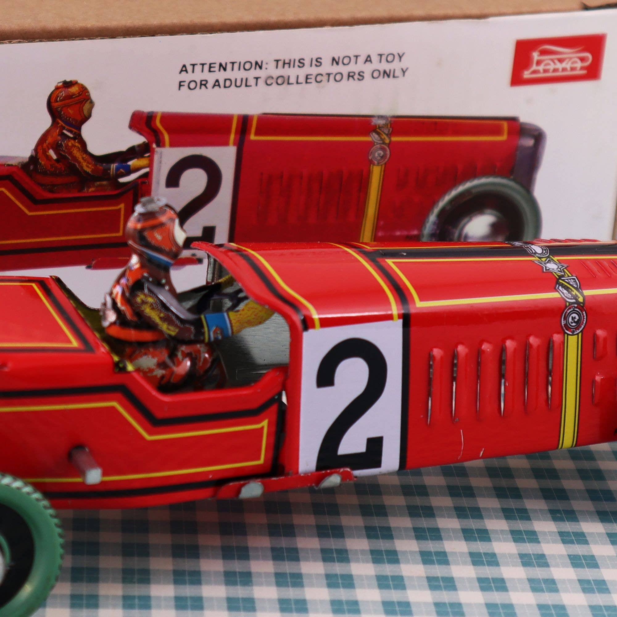 Tribal Trade GmbH - Venta al por mayor Juguete tradicional - Niños - Juguete metálico de coche de carreras vintage No. 29