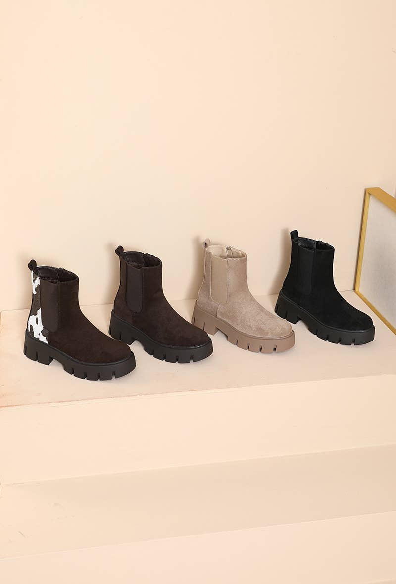 Joia Paris - Wholesale Booties - Women's - Chelsea suede boots with lug sole WZ-11314