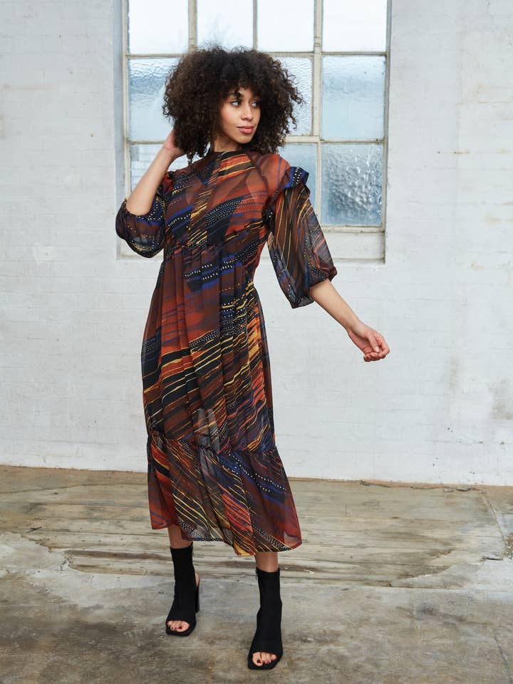 Robe midi transparente imprimée Sahara pour la vente par Numbat