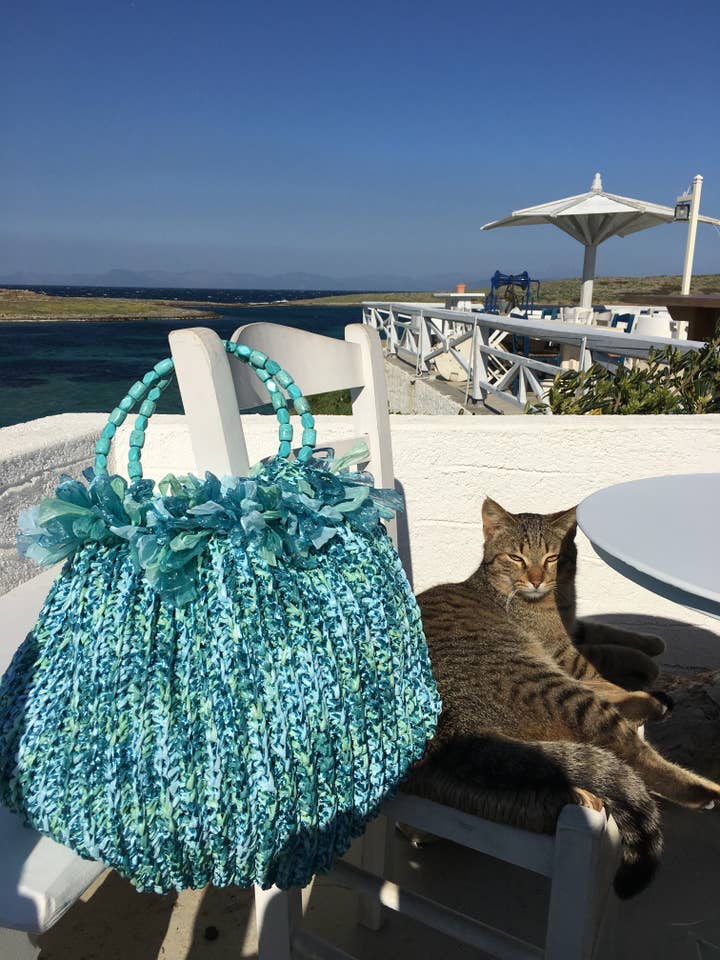 Sac cabas turquoise en raphia tressé main « Poseidon » pour la vente par SIBYLLADELPHICA