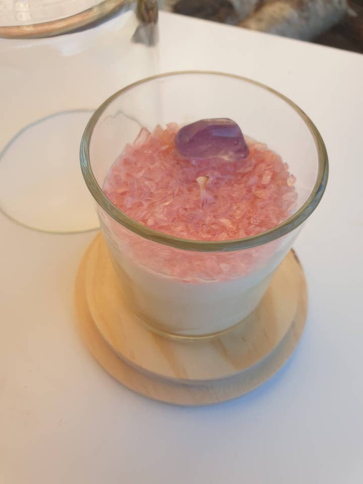 love candle with vanilla and natural stones for wholesale by l'alchimie de mailys