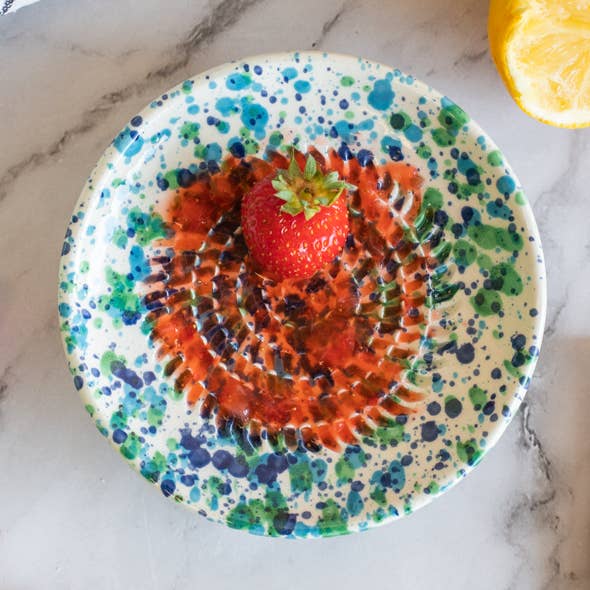 Small Garlic Grater Ceramic Dish/Coral and other Purchase Wholesale comida para peces. Free Returns & Net 60 Terms on Faire trending on Faire.