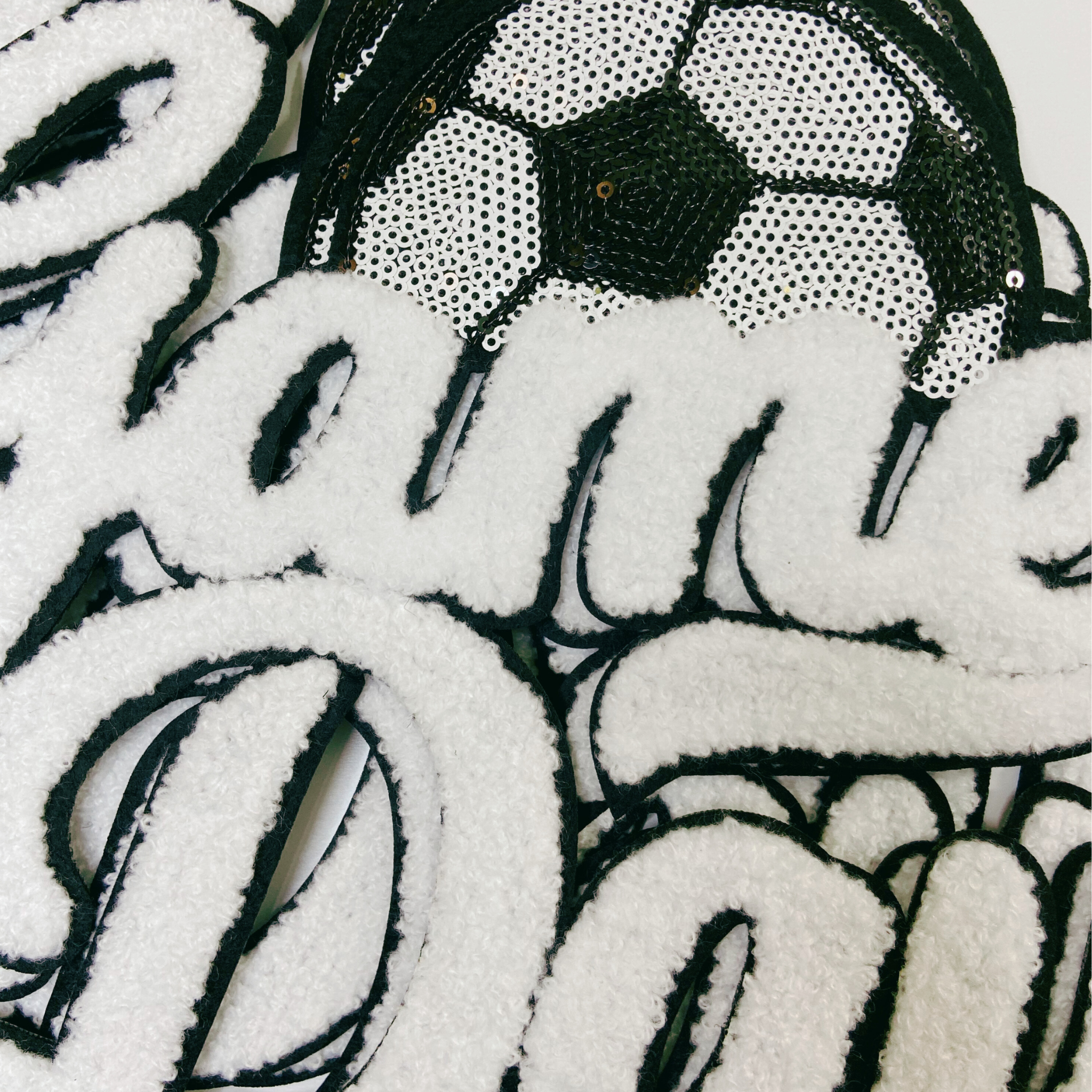 TEELUX – wholesale Lapp – 11" W GAME DAY Fotbollspaljetter och Chenille Patch 6