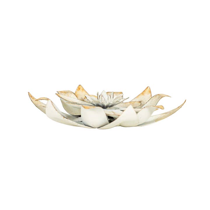 Foreside Home & Garden - Wholesale Wall Accent - Abeline Antique Finish Flower Wall Decor White Metal