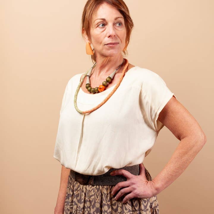 Bijondo - Wholesale Beaded/Pearl Necklace - Wood & Resin Necklace Tilly4