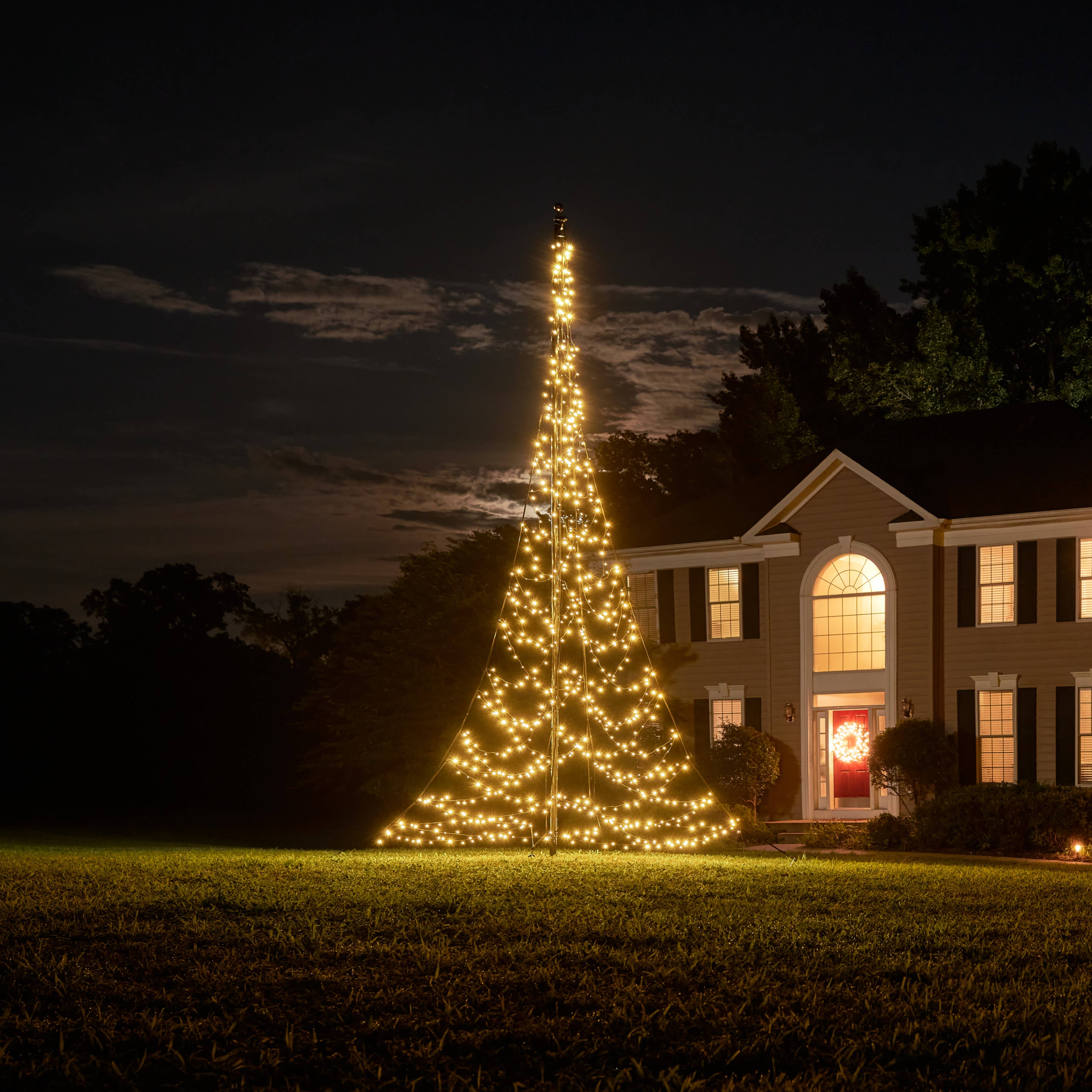 Fairybell - Wholesale Christmas Decoration - Fairybell Outdoor Christmas Tree 20ft | 720 LEDs | Square