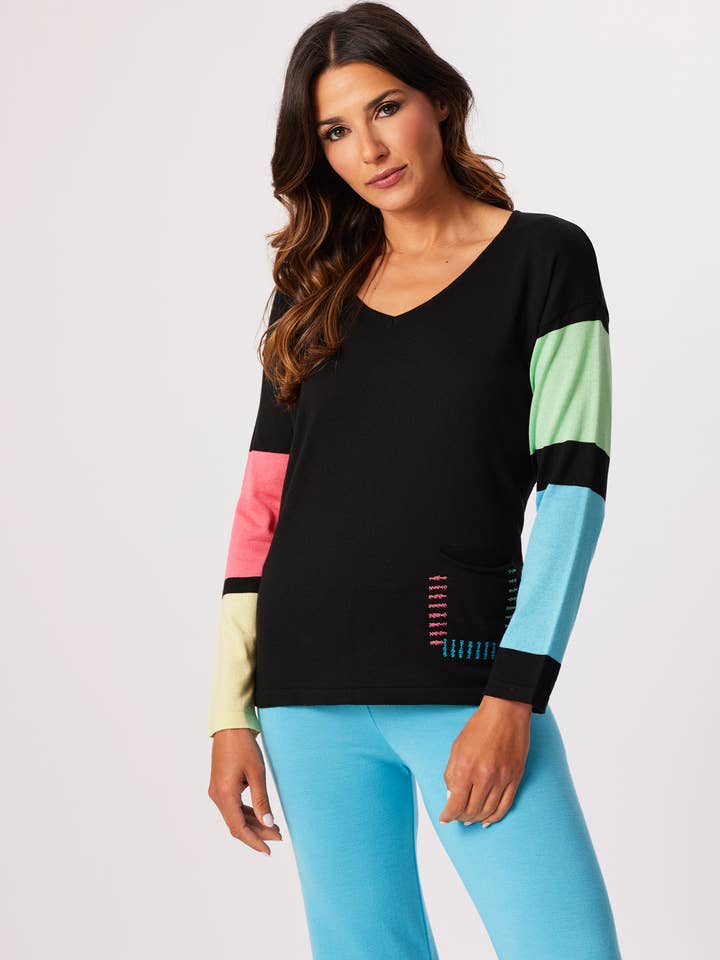 Top de cuello en V con bolsillo de parche para venta al por mayor de French Kyss