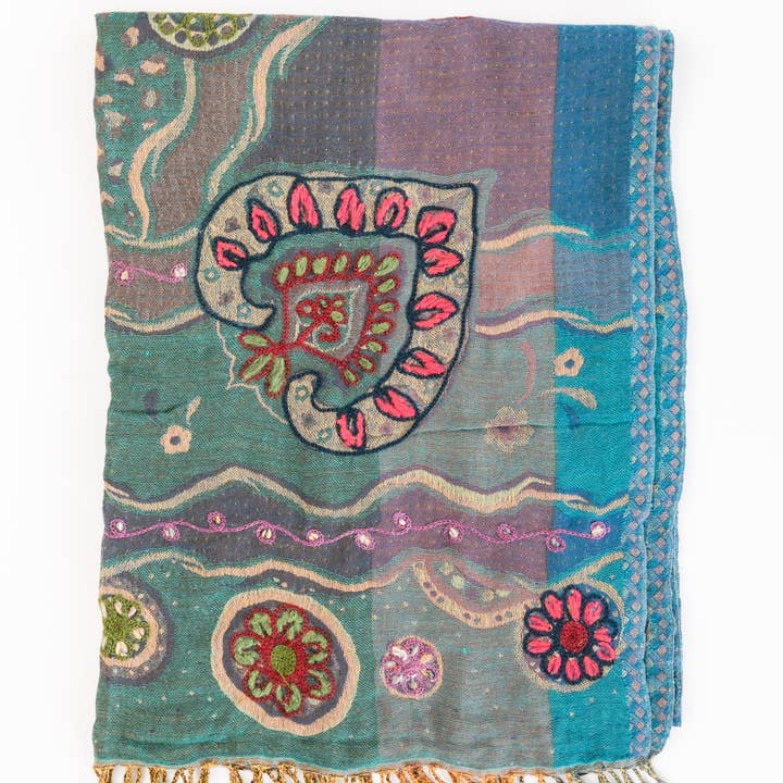 Rahab's Rope - Vente Châle – femme - Châle en laine tissé et brodé pour femme8