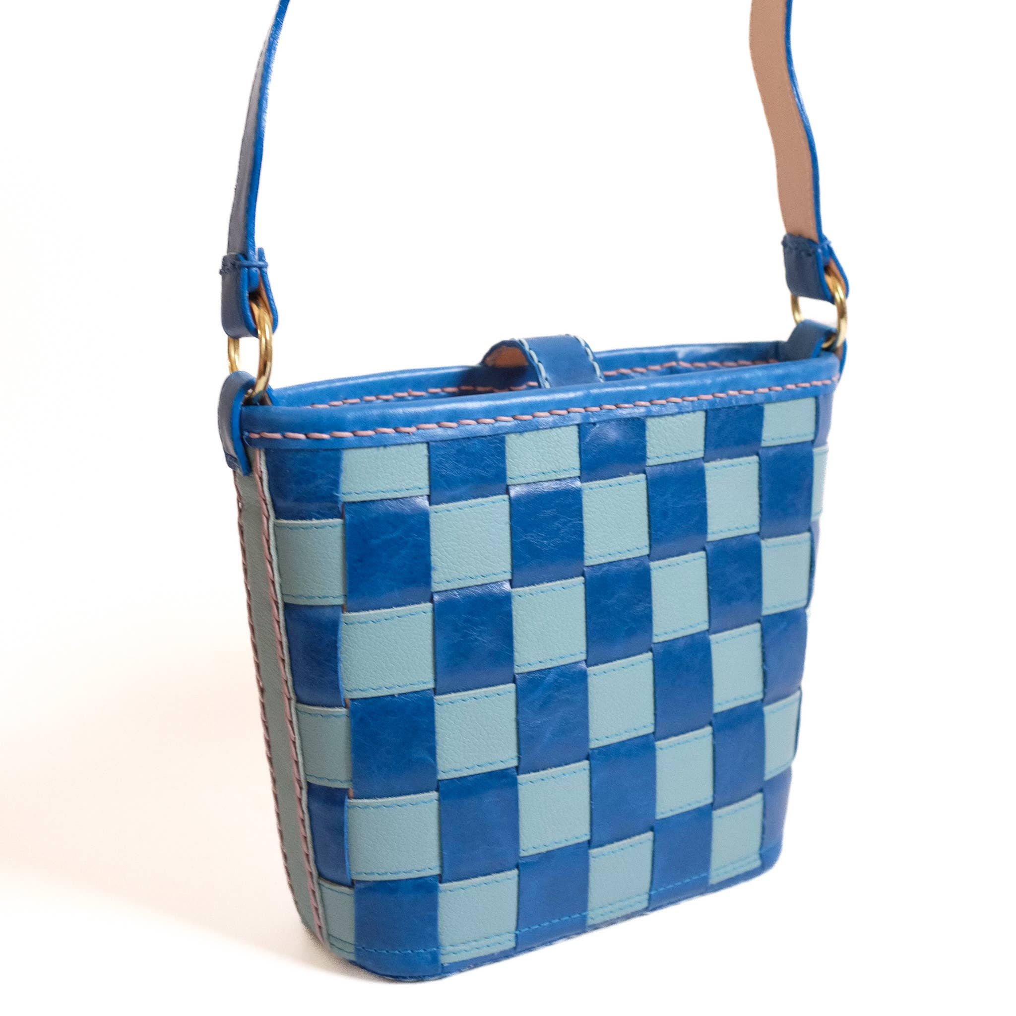 Fado Made Co. — Leather Goods - Wholesale Shoulder Bag - Women's - Wavy Handle Woven Market Handbag0