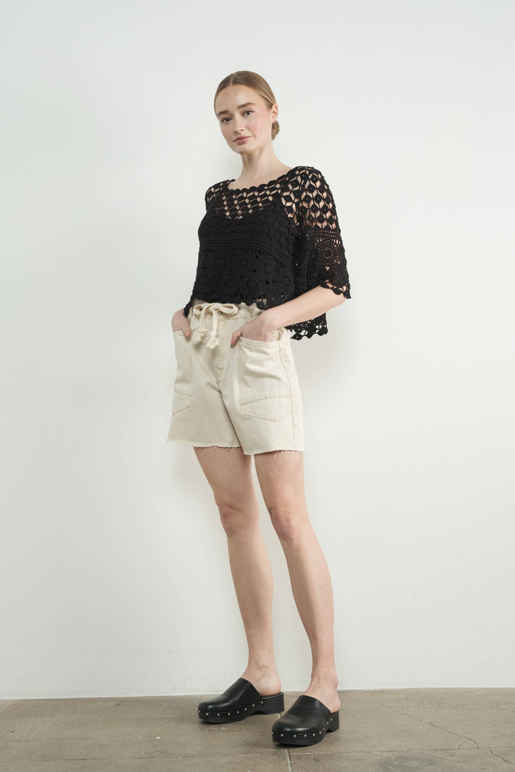 Aaron & Amber – wholesale Stickad topp - Dam – MAT3235 VIRKAD KORTÄRMAD TOPP5