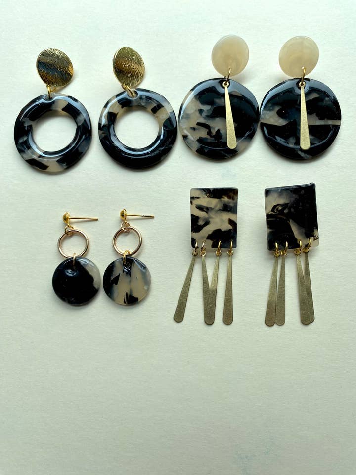 Orecchini Monocromatici in Argilla Polimerica Fatti a Mano OPHELIA per la vendita all'ingrosso da parte di Studio Khira