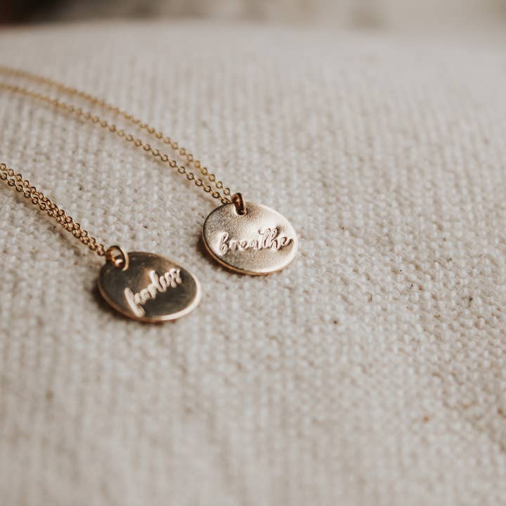 Ever Aster - Vente Colliers à pendentif - Collier Breathe Script6