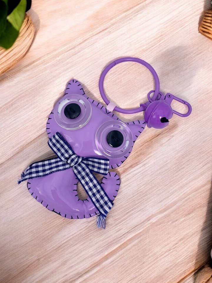 Porta-chaves de peluche com guizo JSG02 por atacado de BYREN | ÉLINE L'ATELIER