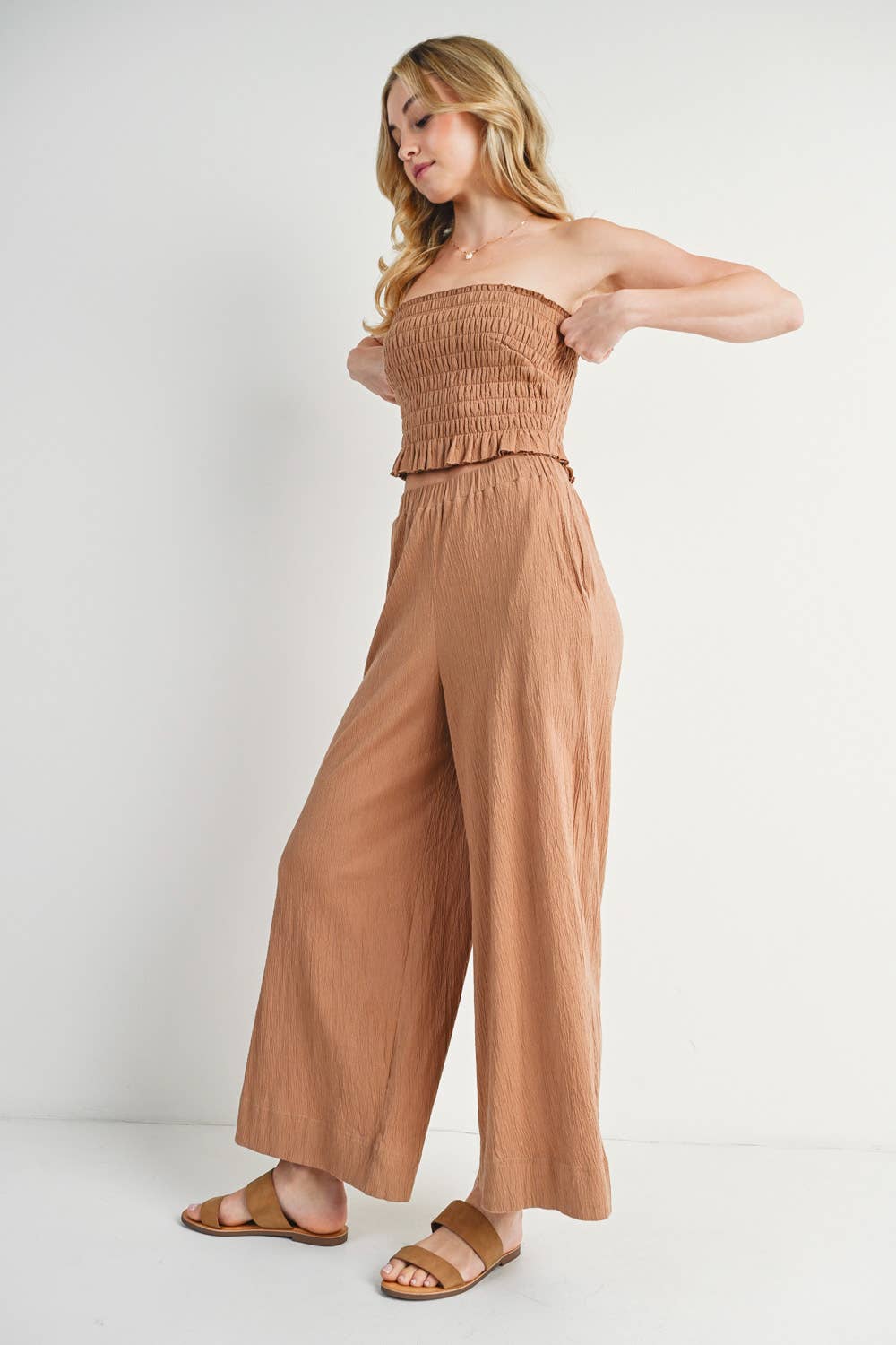 Bluivy – wholesale Top & pants set (NOT Loungewear) – Women's – SMOCKED TUBE TOP & LINEN WIDE LEG PANTS SET7
