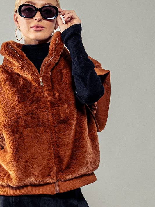Urban Daizy - Wholesale Outerwear Vest - Women's - Frosted Fur Zip Up Vest