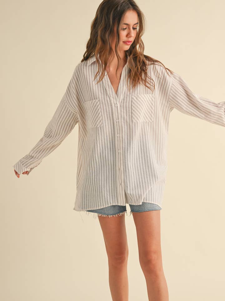 T5276 RANDIG MÖNSTRAD SKJORTA MED KNAPPAR för wholesale av MIOU MUSE