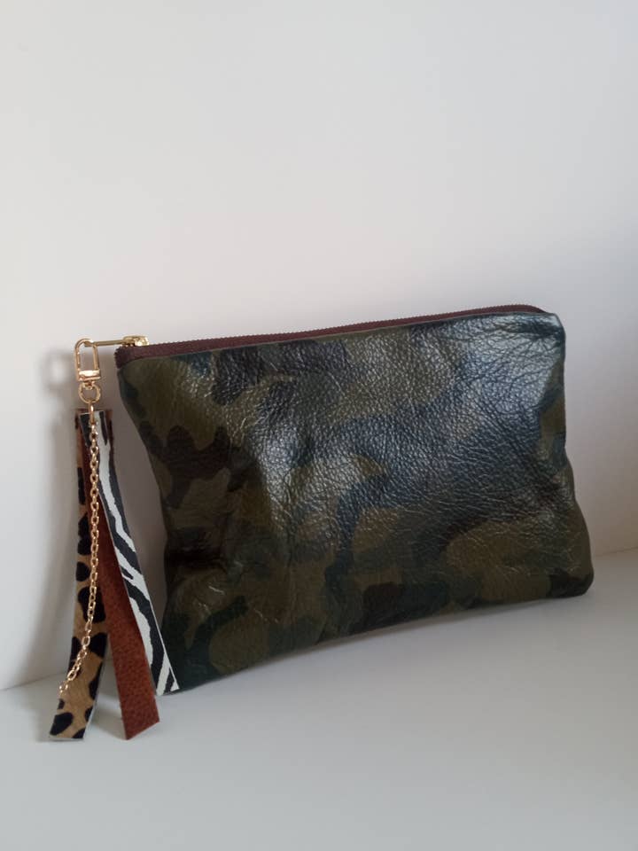 Pochette camouflage avec bijou de sac pour la vente par NKHenry