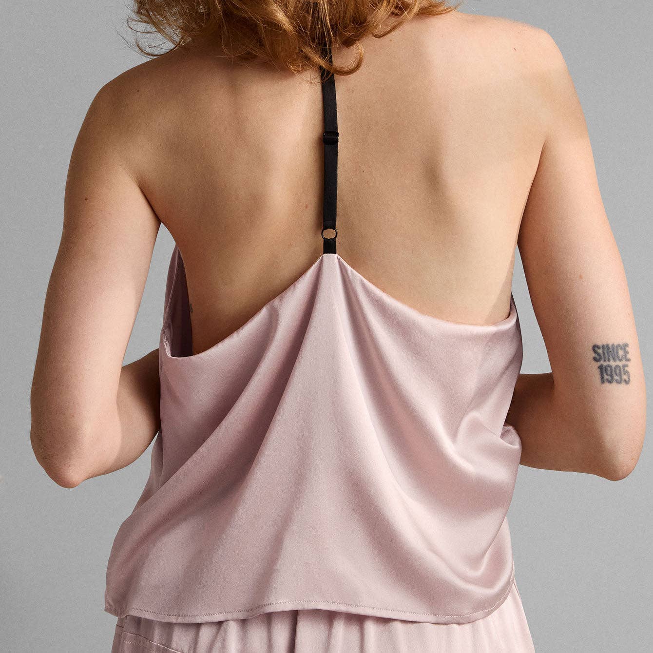 Delikat lyserød/nedsænket sort Vaskbart silke sæt med cami og bukser for engroshandel på Faire4