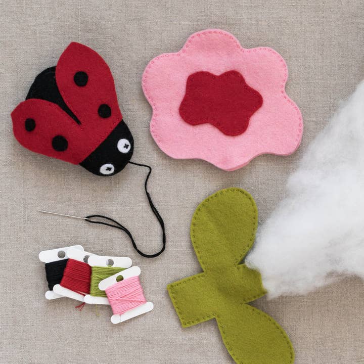 Mimihali - Wholesale Craft Sewing Kit - PEONY & LADYBUG Felt Sewing Kit2