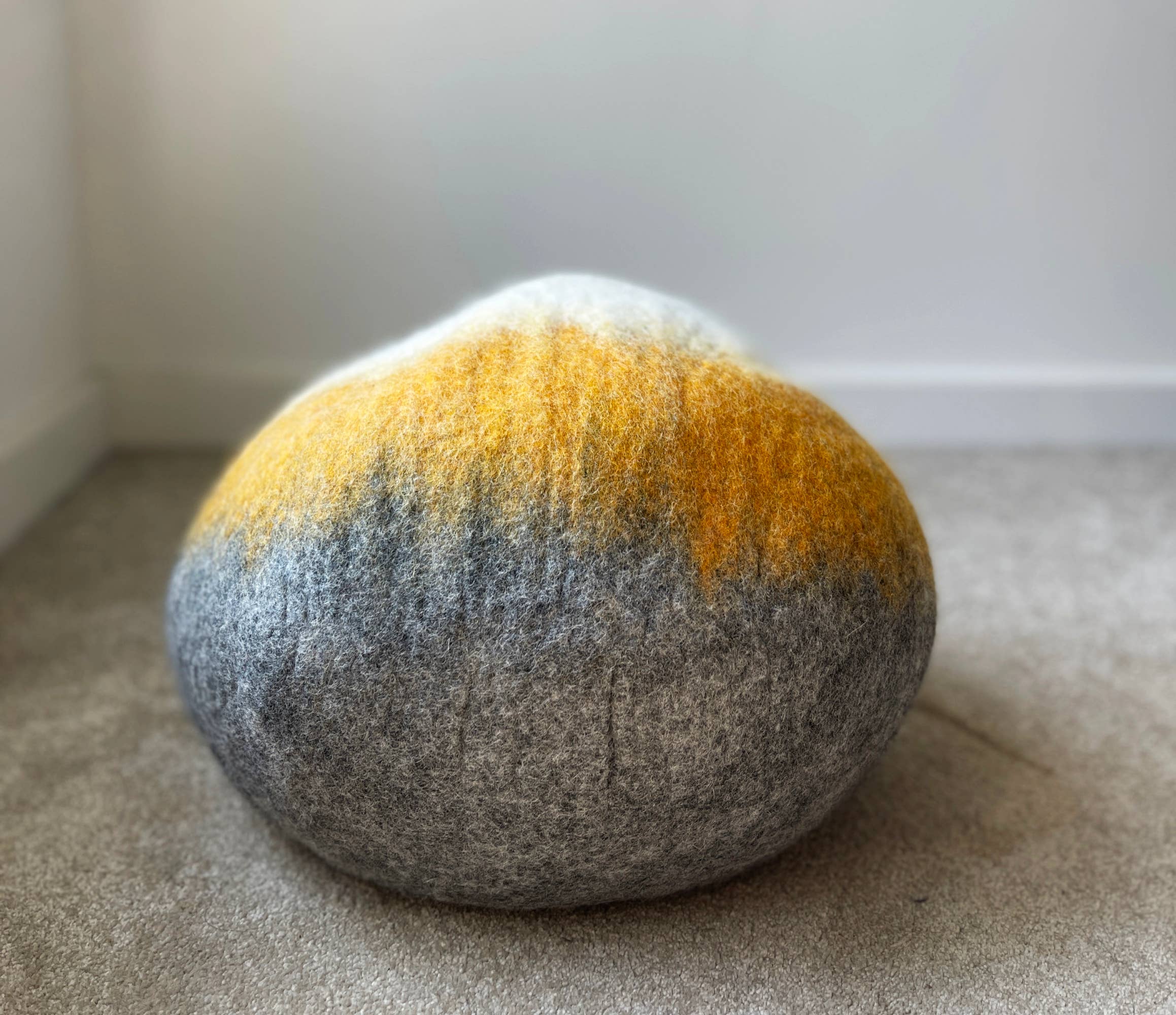 Everest Pet Supply & Gifts - Wholesale Pet Cave - Cat/Dog - Cat Cave Grey Yellow Mix Hue, 100% Wool, Felted, Handmade2