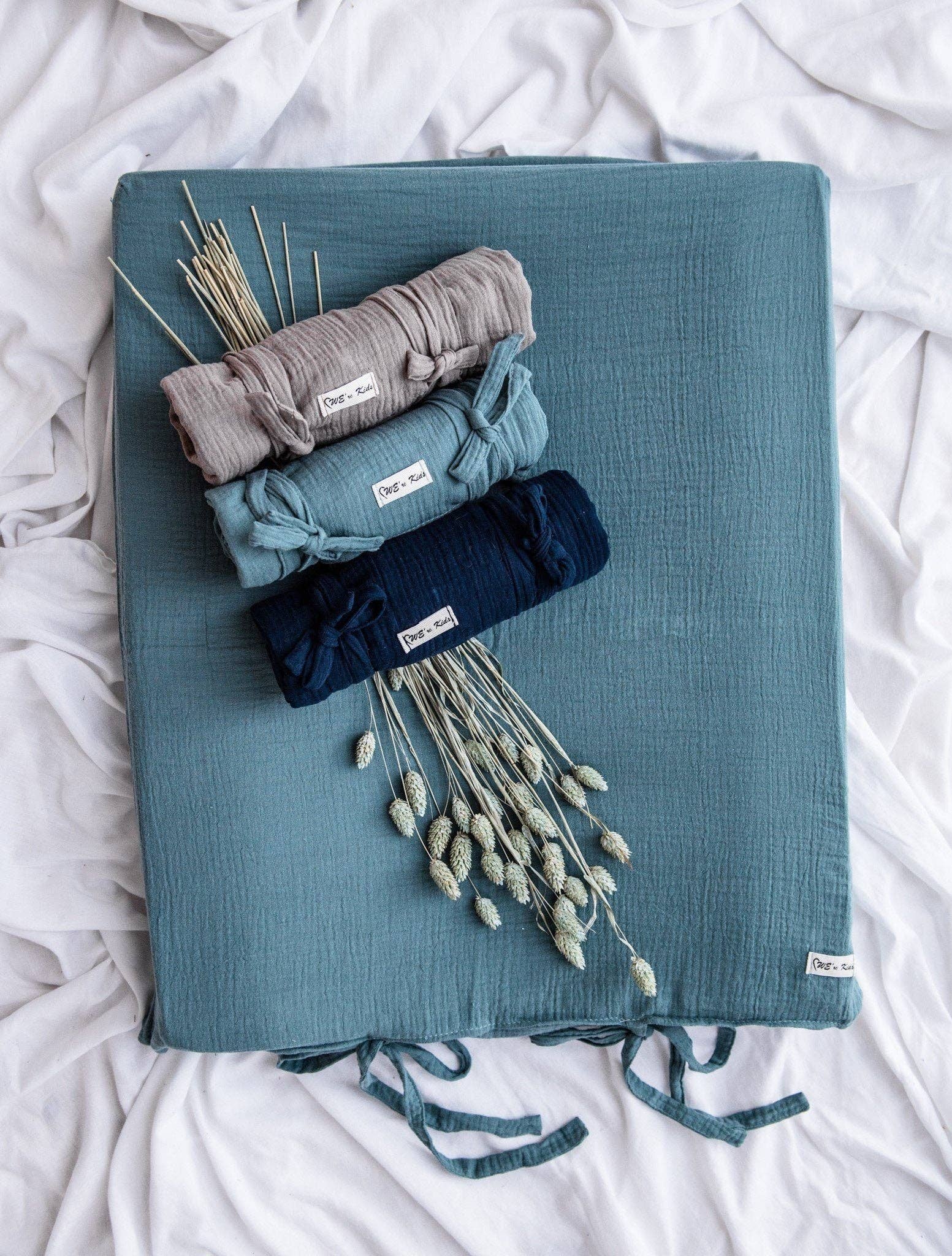 We Call It Love – Cobertor de cama - Crianças e bebés por atacado – Puslepude betræk - Køb lækkert vaskbart betræk til puslepude her10