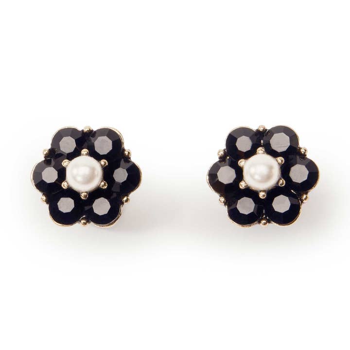Orecchini a bottone Small Jet Flower: Orecchini a bottone con perle per la vendita all'ingrosso da parte di Lovett & Co