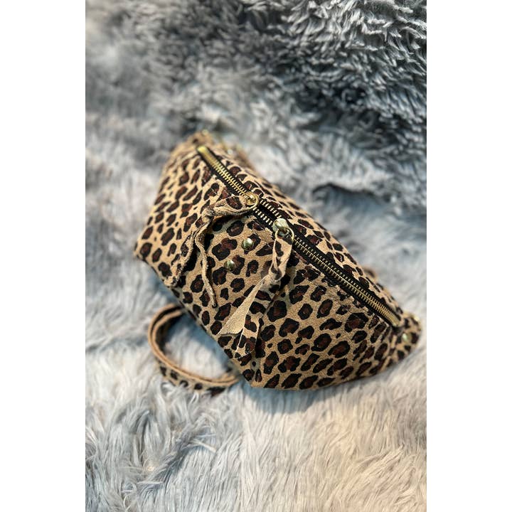 Cherry Paris – wholesale Midjeväska - Dam – NELLY LEOPARD midjeväska i leopardmönstrad mocka - 4061B4