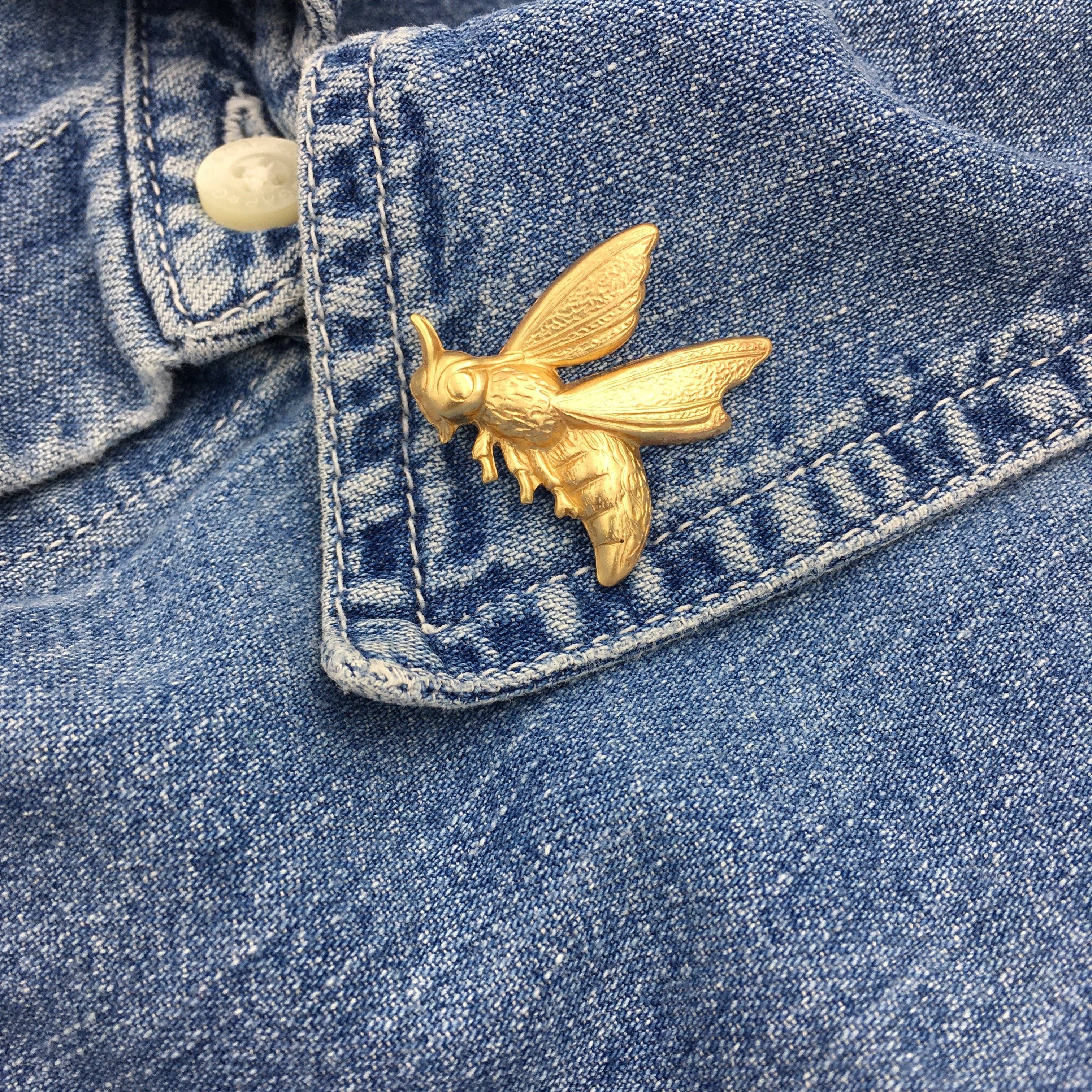 Metal Cloth & Wood - Wholesale Brooch - Brass Wasp Insect Pin or Brooch -- Available in Bright Gold or Antiqued Gold Finish!6