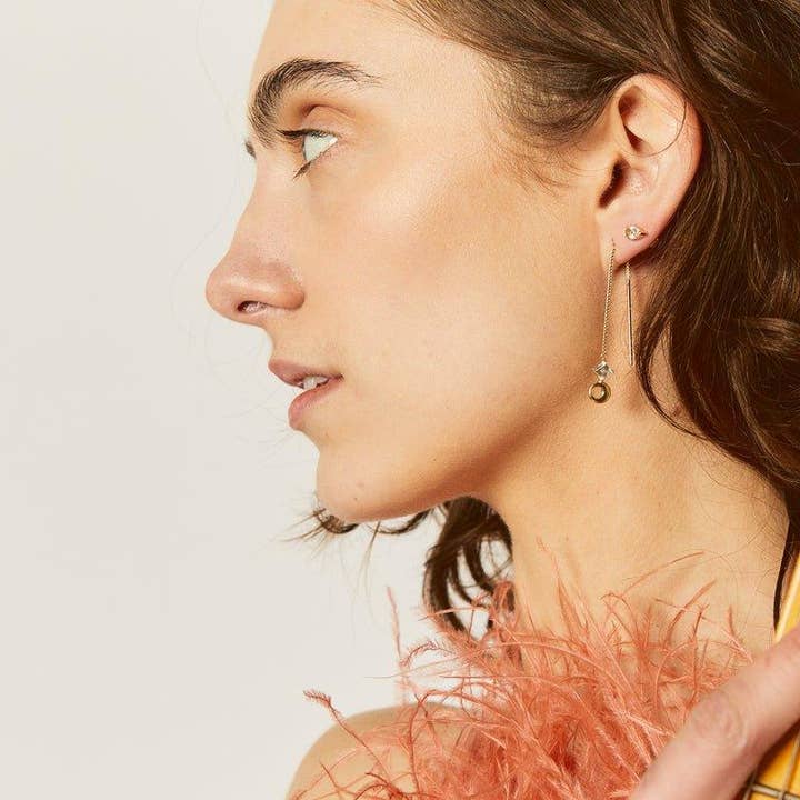 Falling & Laughing - Dangle Threader oorbellen met edelsteen voor wholesale door LÚDERE