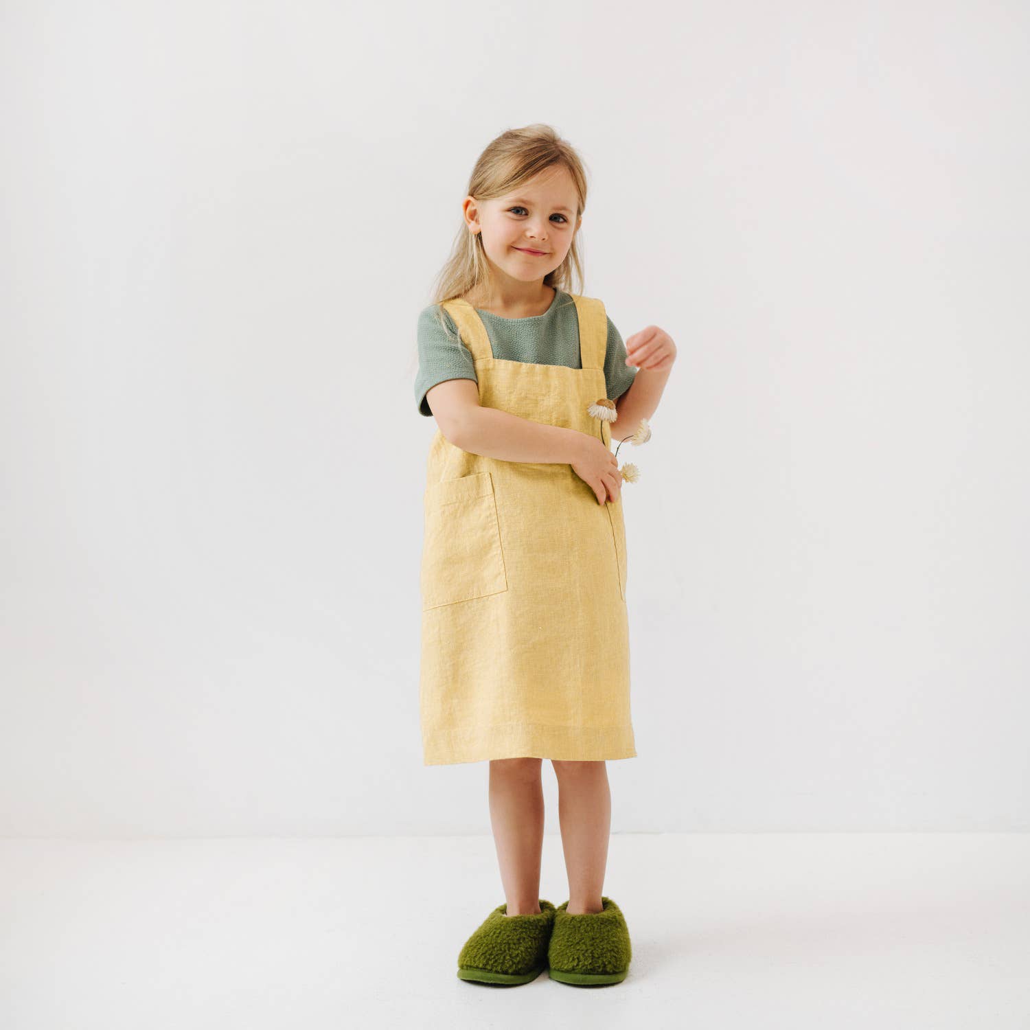 Linen Tales (We cover U.S. import duties) - Wholesale Apron - Kids - Kids Linen Pinafore Apron in Various Colors12