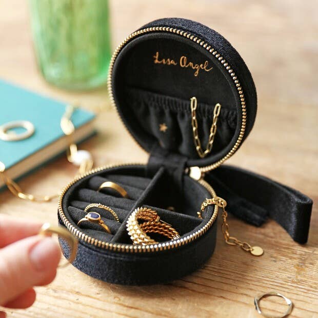 Lisa Angel – wholesale Jewellery box/organiser – Starry Night Velvet Mini Round Jewellery Case in Black4